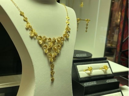 金價(jià)景氣度持續(xù)，元旦前黃金與美發(fā)飾品銷(xiāo)售雙升