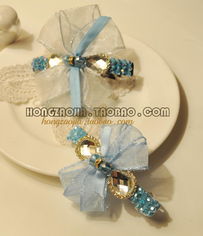 璀璨風(fēng)尚 從進(jìn)口蝴蝶結(jié)到韓國(guó)水鉆，探索美發(fā)飾品的潮流魅力